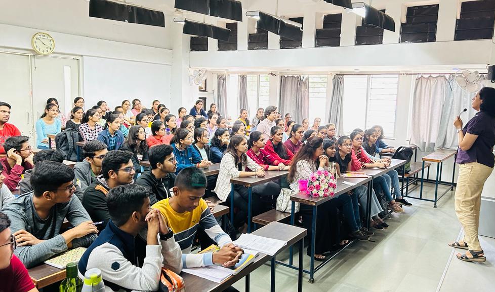 Classroom educational environment promoting student learning at True Teachers