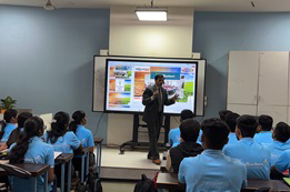 Interactive classroom teaching at Trueteachers best coaching institute in Nashik