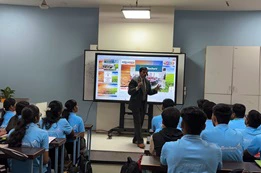 Interactive classroom teaching at Trueteachers best coaching institute in Nashik