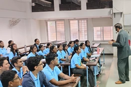 Student activities and collaborative learning at Trueteachers best coaching Nashik