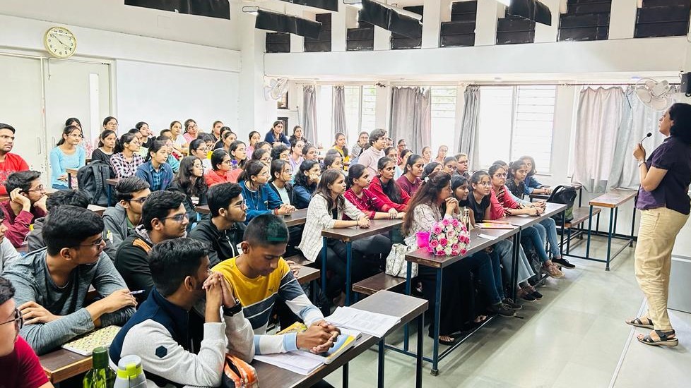 Cracking IIT JEE: How Coaching in Nashik Can Help You Succeed